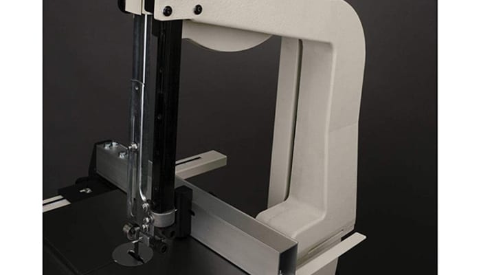 enclosed stand and 5 year warranty