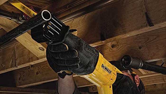 blade clamp-is-equipped with keyless lever action