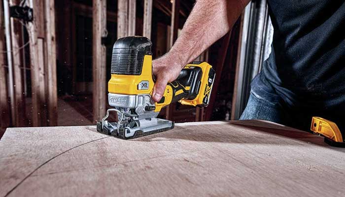 dewalt dcs335b 20v max jig saw review