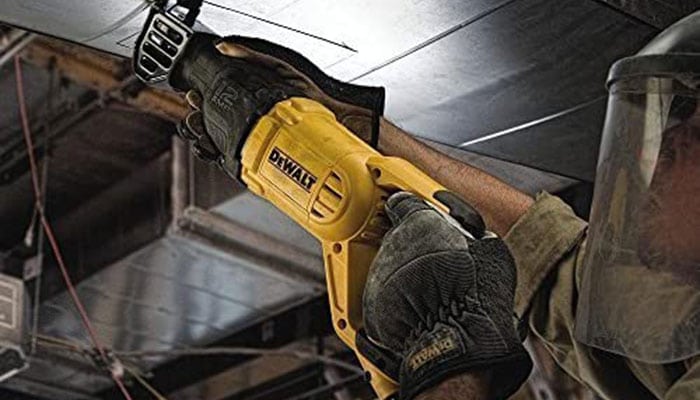 dewalt-dwe305-12-amp-reciprocating-saw-review