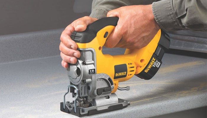 dewaltl dc330b 18-volt cordless jig saw