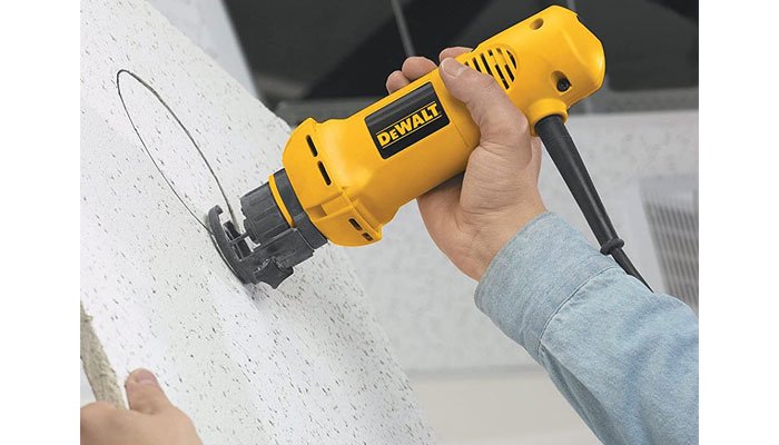 handling dewalt dw660