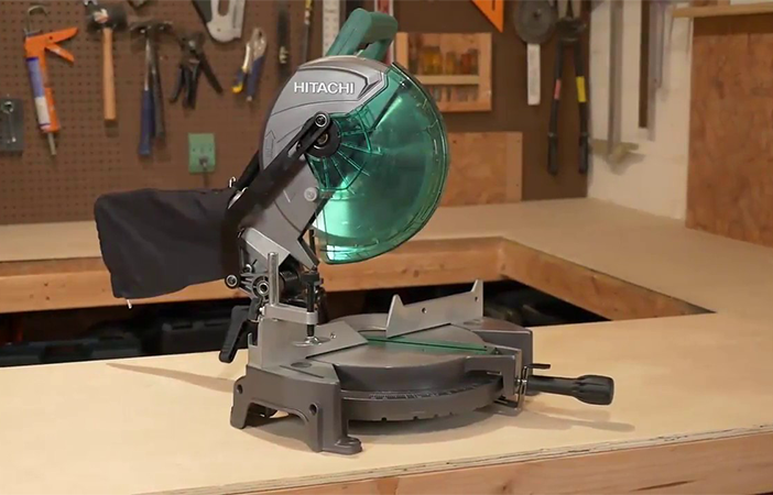 hitachi c10fcg compound miter saw