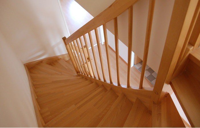 laminate vs solid hardwood flooring
