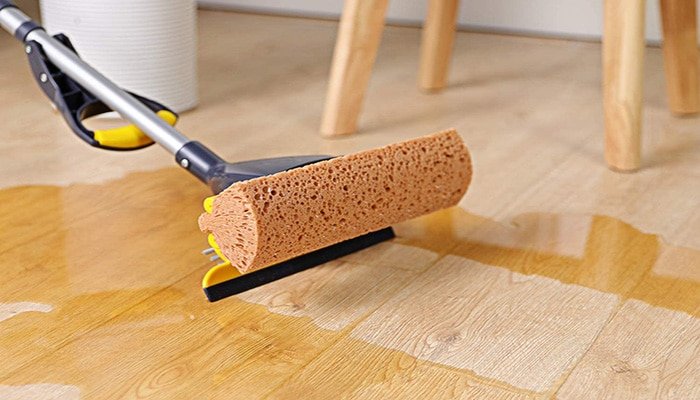 how to clean laminated wood floors