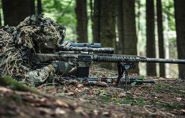 why do some rifles have 2 scopes