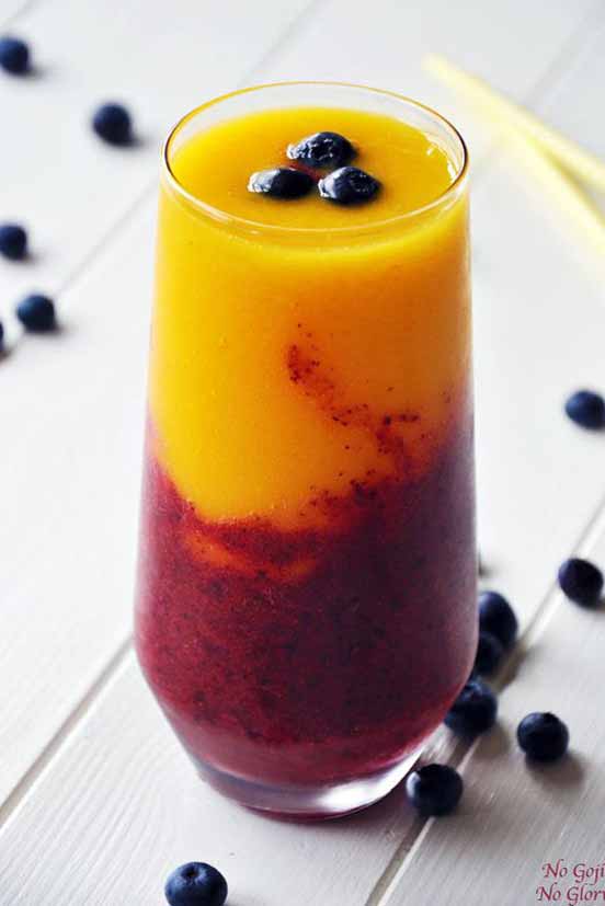 refreshing-mango-berry-smoothie