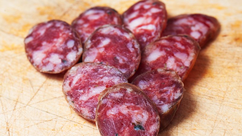 sausage-in-plate